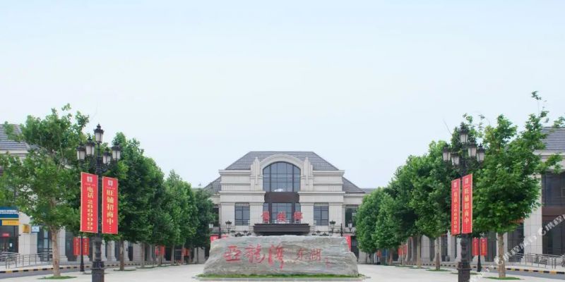 亞龍灣洋房別墅區門(mén)窗工程